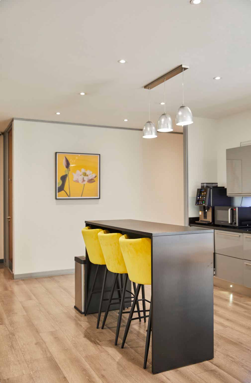 serviced office to let