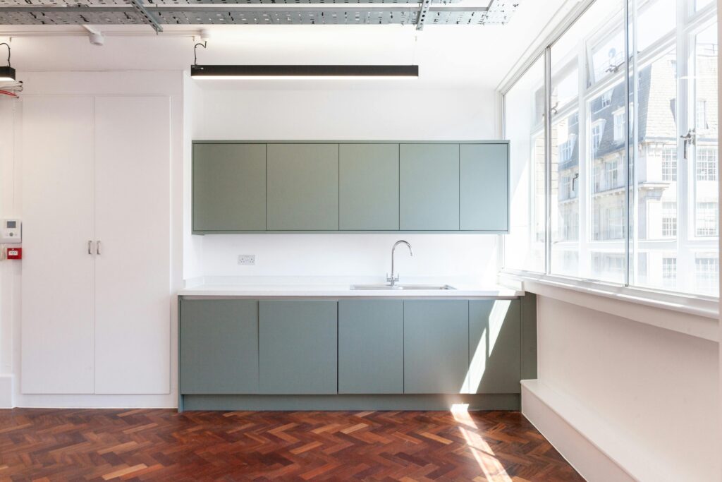 23-25 Eastcastle Street